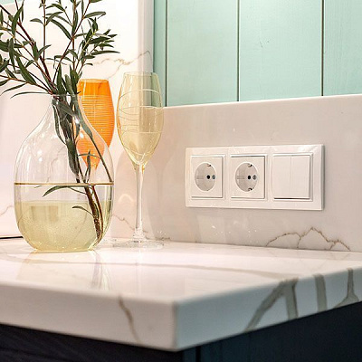 Werkel W1171301 Розетка с заземлением, безвинтовой зажим (белая)